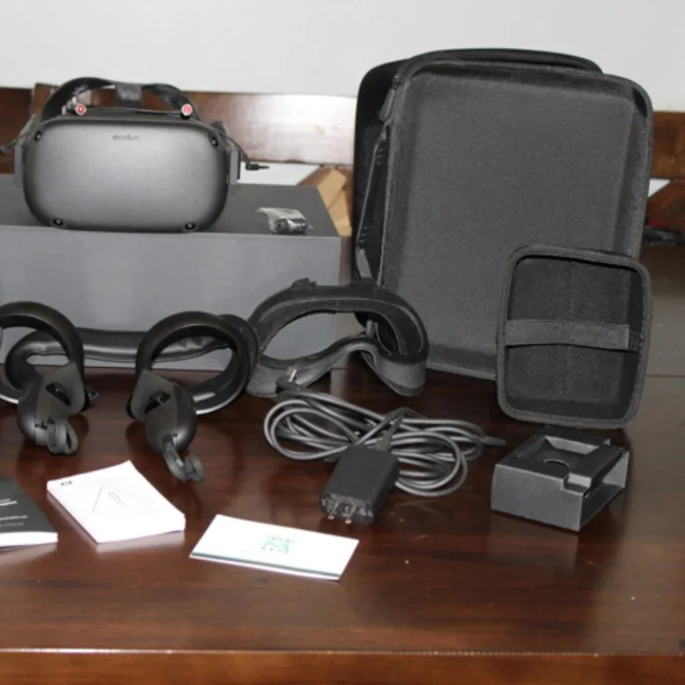 Oculus Quest Standalone Virtual Reality Gaming Headset Bundle - 128GB